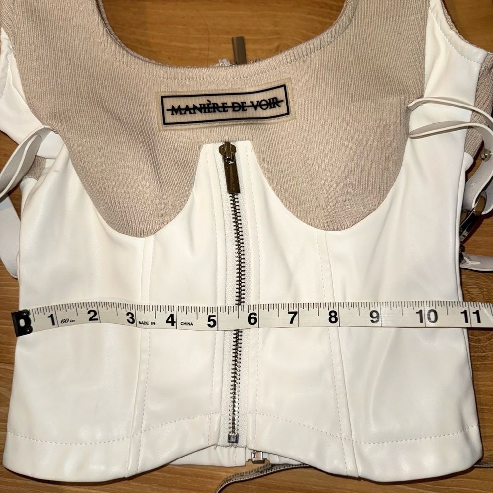 Manière De Voir Tan and White Zippered Top - Picture 8 of 9